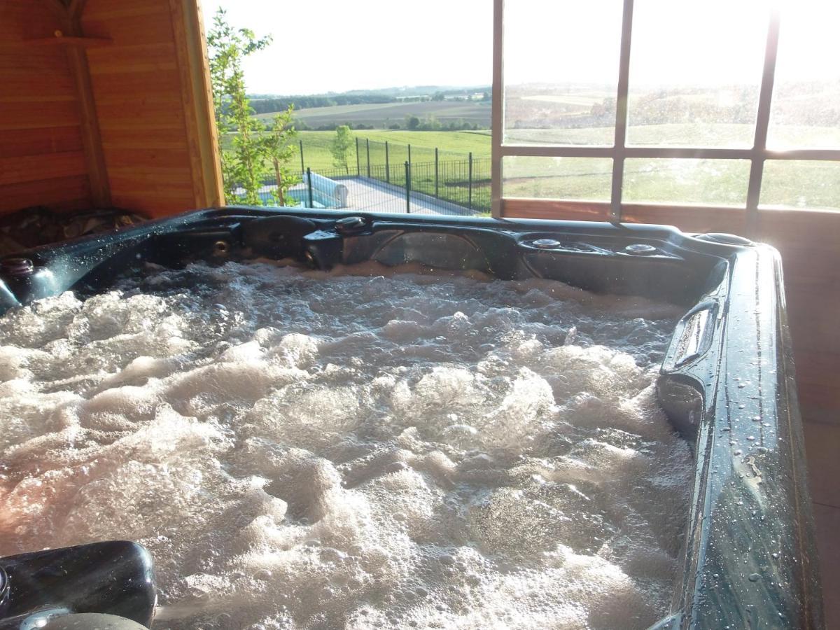 Roulotte Acces Privatif Spa Pauilhac Exterior photo